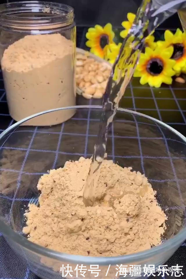 食之|即将消失的传统美食炒面粉,做法简单,食之方便,缅怀已逝的青春