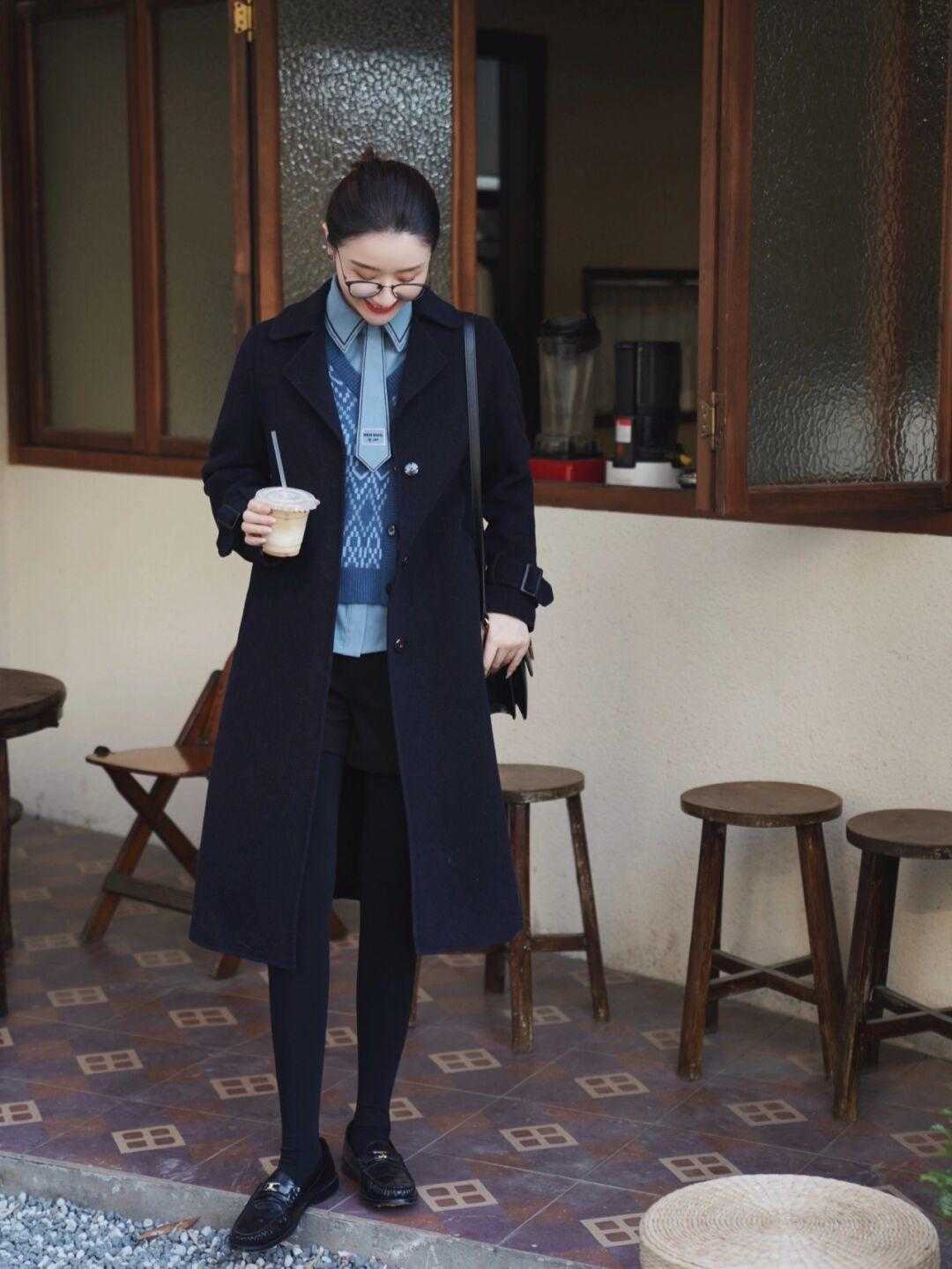 外套 精致女人选外套,必入这“三款”,简约优雅又有气质,谁穿谁美