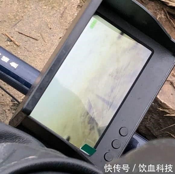 男子在湘江用“可视化锚鱼”几十斤的大鱼接连的上岸,网友能钓光湘江的鱼