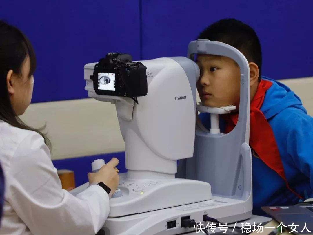 手术|为啥眼科医生自己都不敢做近视手术,很多都戴眼镜原因很无奈