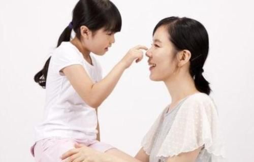 妈妈|女儿初次来月经,妈妈记得说这3句话,是对女儿最好的保护