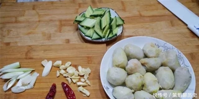 天冷了,遇到这菜我从不放过,炒一炒微辣焦香,好吃的吮指头