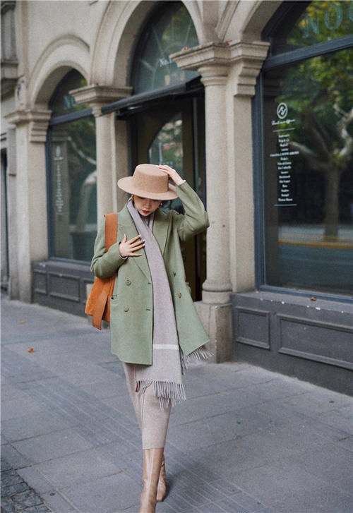 大衣的精髓是什么？三木博主的“优雅穿搭”，明明白白揭示这一点