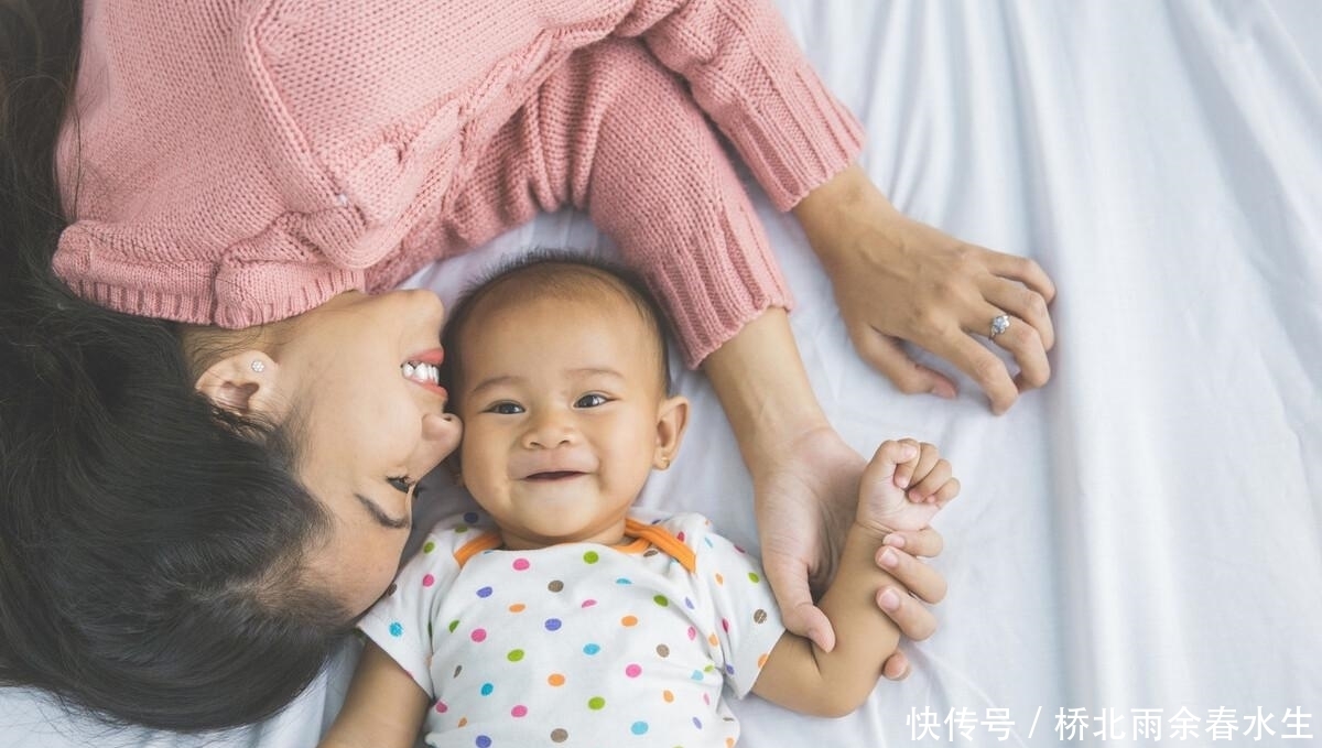 妈妈|新生儿出现这3种表现,说明已经能认出妈妈了,付出的辛苦没白费