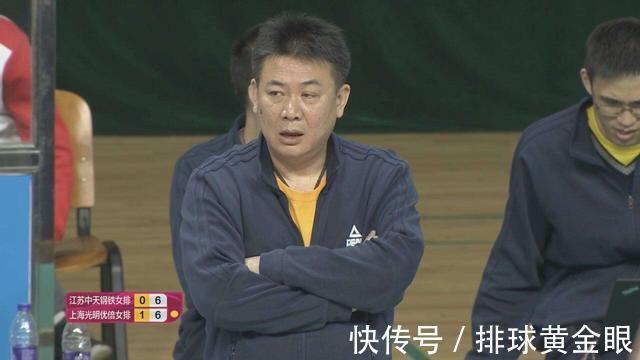 执教|国际视野成蔡斌当选拦路虎!执教8年未引援,王宝泉这点比他强