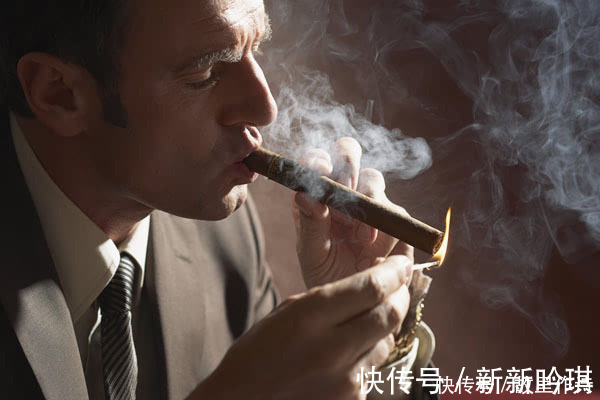 家里来客抽烟或者有爱抽烟的人，烟味怎么去除，教你2个小妙招