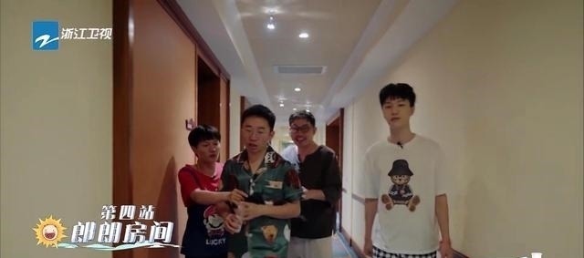 从生怕和他扯上关系到生怕和他扯不上关系,唯利是图得明明白白