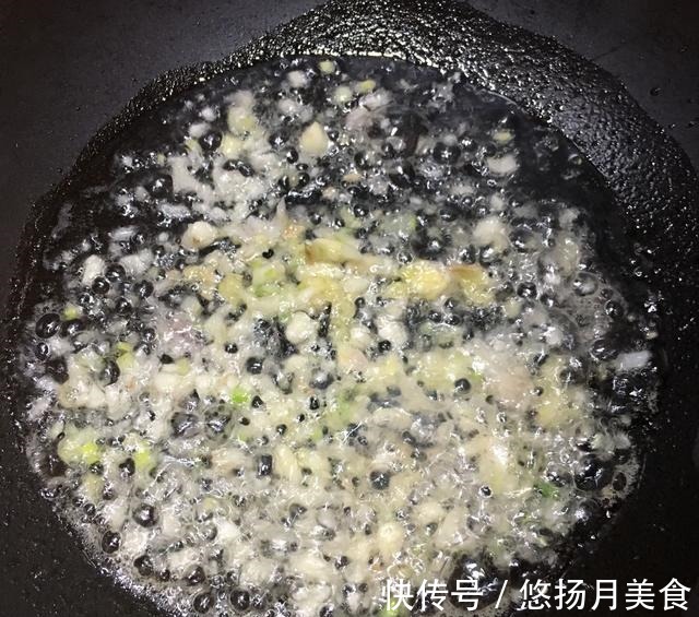 一道简单易做的虎皮尖椒,深受大伙的喜爱,你了解吗!