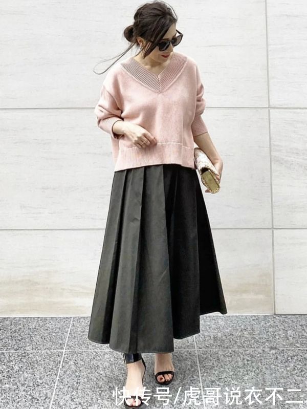 懂穿衣的日本40岁女人，早春最爱简约休闲风，尽显美丽与成熟