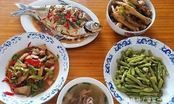 美味|回家陪婆婆吃午饭，做了四菜一汤，荤素皆美味，大家吃得好开心