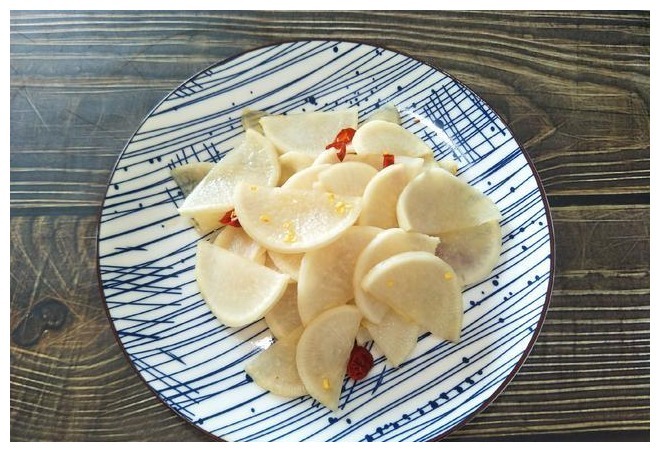 腌萝卜,别只会放盐,教你1个秘制做法,清脆爽口2个小时就能吃