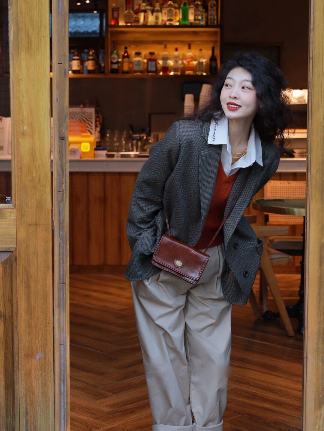 层次感|秋季外套怎样穿出层次感?学会这3点,跟臃肿说拜拜