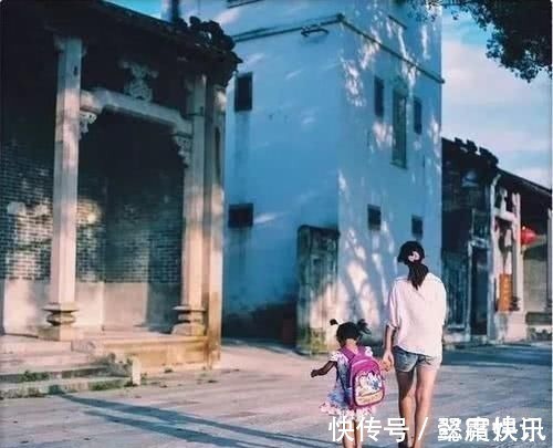 涵涵|女儿幼儿园被孤立,妈妈找学校理论,老师一身公主病,没人敢碰