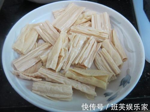 泡腐竹|腐竹被称为“浓缩后的豆浆”,正确挑选腐竹和泡发的方式教给你