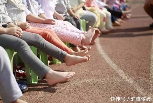 小小年纪|“人小脚大”说明长大后个高?看看“身高脚长”对比表,就清楚了