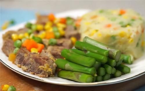 健身餐|韩国美女,这样的身材,配上这超高的颜值,试问,谁能顶得住呢?