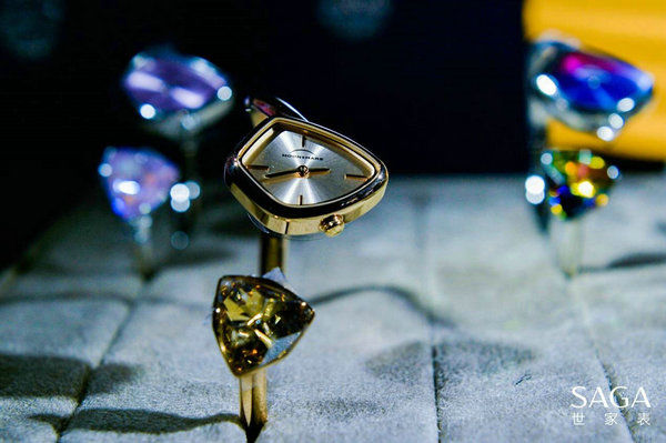 SAGA世家表璀璨发布 女王盛典之夜闪耀外滩