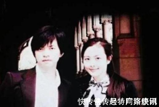 李健妻子罕见曝光, 不仅是清华博士还被星探搭讪