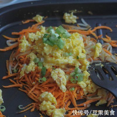 胡萝卜丝|想要滋补养颜补气血，一定要喝一碗蒸菜减脂团子