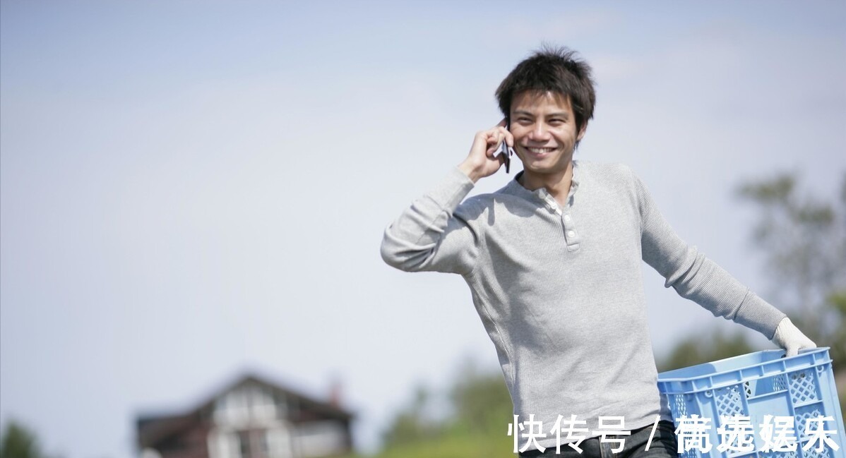 |解说搞笑吃鸡301:神仙队友为了抢KD值,竟无情羞辱我的智商!真嚣张