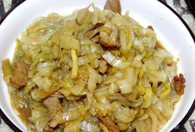 酸菜|一到冬天就馋这菜,荤素一锅出,酸爽开胃营养丰富,暖身身体棒