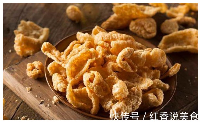 猪皮的这个新奇做法,第一次做,确实比猪皮冻好吃,Q弹有嚼劲儿