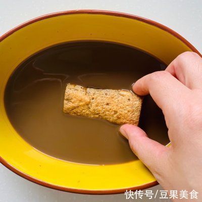 打蛋器|传统意式提拉米苏，含手指饼干做法及各配方对比