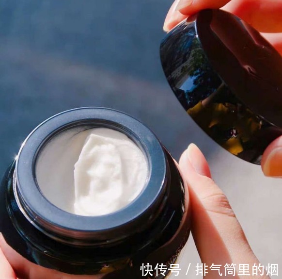 护肤界 护肤界出现新秀,力压“扛把子”SK—II,一举成为最受欢迎的护肤!