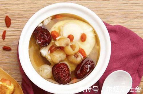 养颜|聪明的女人最爱喝此汤,比阿胶更补气血,排毒养颜,睡眠好