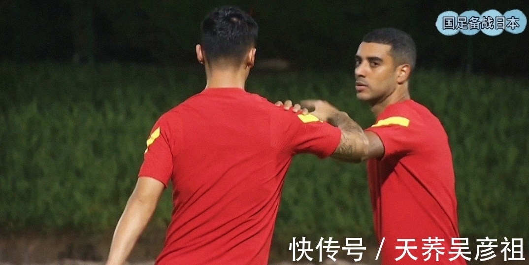 阿道|坏消息不断,归化全首发力求爆冷,对阵日本国足变阵451