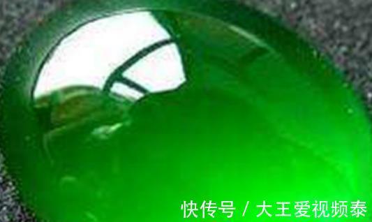 翡翠手镯|面对翡翠手镯到底应该怎么去选择呢学会这些方法,让你轻松选择