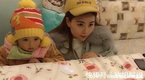 孩子|“财迷宝宝”火了，牢牢抓住姥爷的金项链不放，逗笑网友：真识货