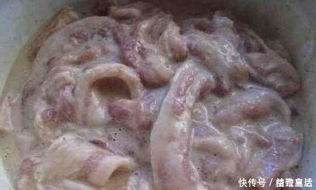 一斤五花肉10个鸡蛋，这样做出来酥香可口，肥而不腻，做法简单！