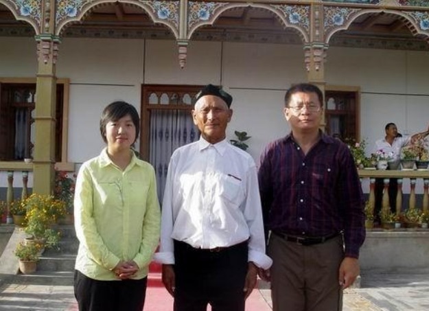 父亲|清朝最后一位世袭王爷,一直活到2014年,临终提一要求,让人泪崩