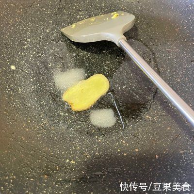 西红柿炒鸡蛋|这样的#夏日开胃餐#西红柿炒鸡蛋你吃过吗？