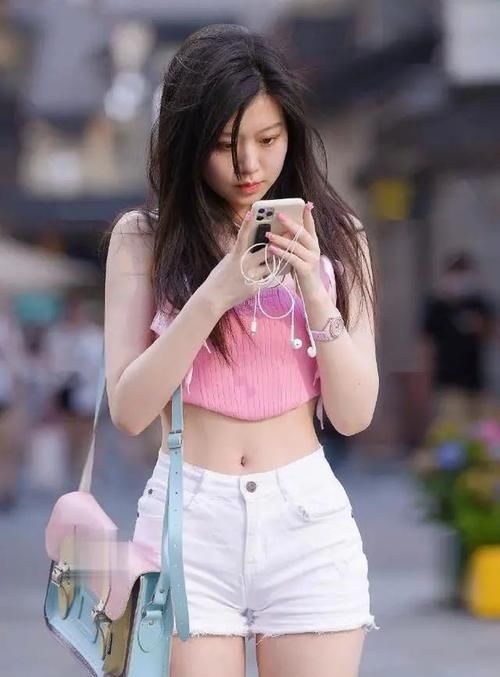  背心|甜美粉色“针织”背心，穿出姑娘俏皮可爱气质