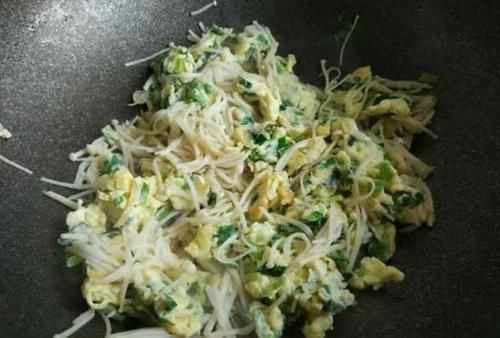 韭菜|它被称为洗肠草,便秘的人要多吃,肠道不堵了,排出宿便一身轻