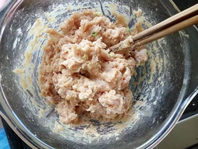 吃法|换个新吃法,把肉塞进它里面,好吃极了