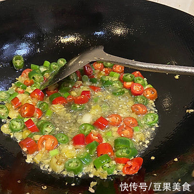 香菜|你小炒黄牛肉的正宗做法，简单几步，越吃越上瘾