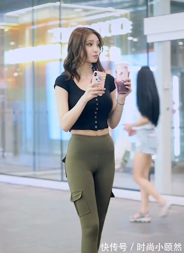 造型 最近流行的瑜伽裤外穿造型，美得很高调！