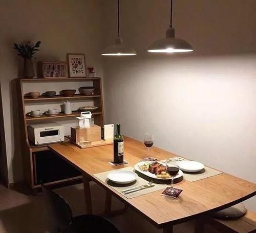 小窝|韩国人的温馨小窝,简洁利落的家居布置,房间不大却越住越大