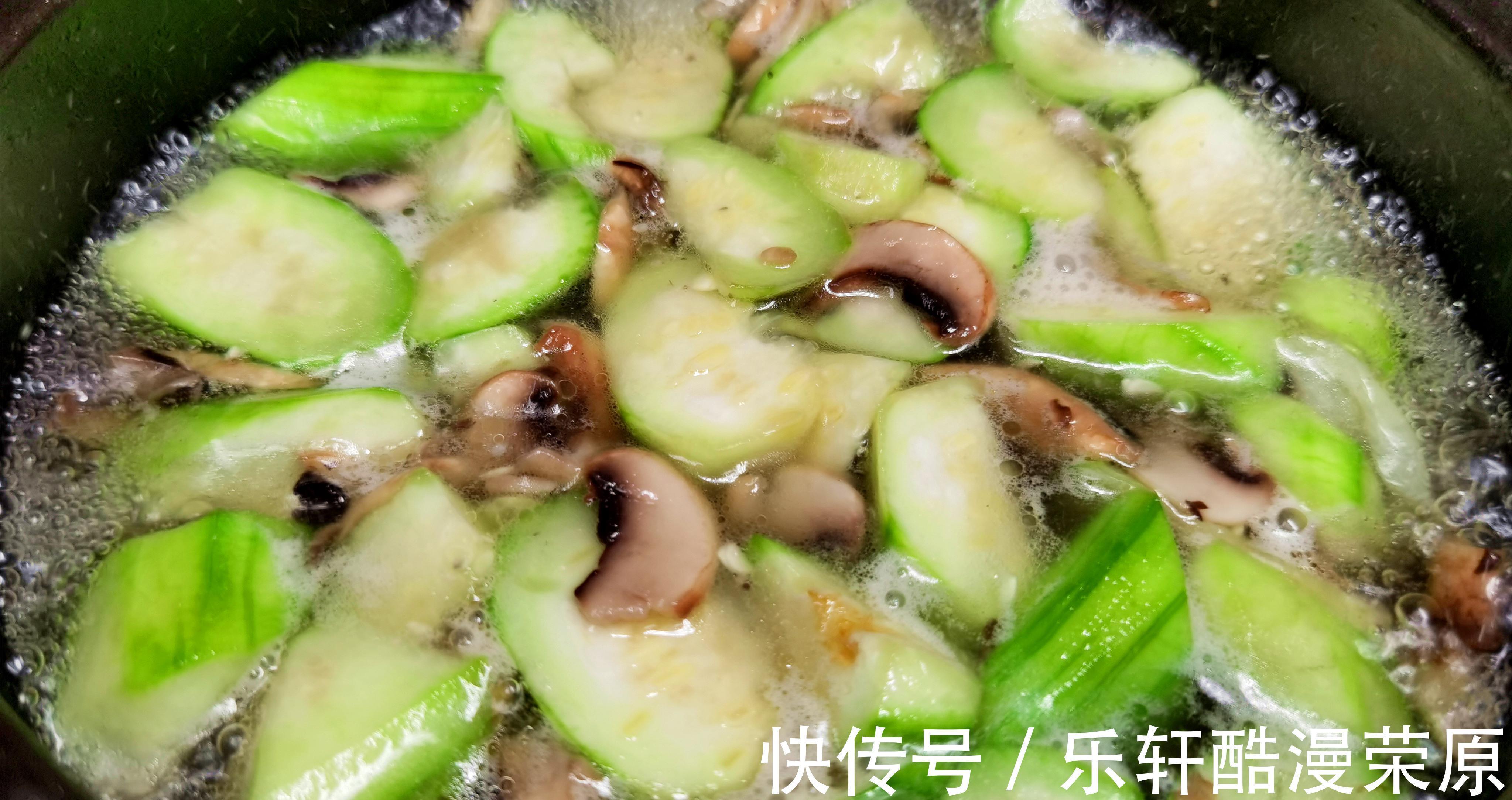 苦瓜|入秋后,黄瓜苦瓜靠边站,这菜家里不要断,鲜嫩营养,润肺降秋燥