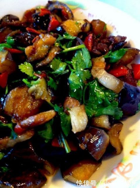 简单几道家常菜，味道不比餐馆差，一大盘不够吃，两天不吃就嘴馋