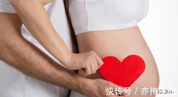 子宫|孕妇子宫中羊水较少时，可能身体会有3个变化，为小宝贝了解下