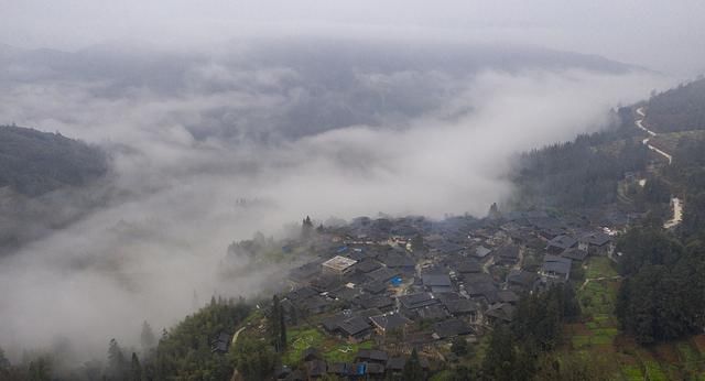 黔东南|贵州黔东南：雾绕苗寨冬景靓丽