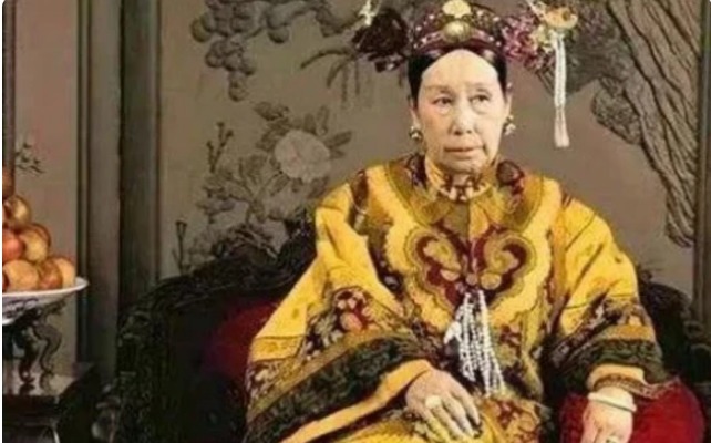 年轻|慈禧年轻时到底有多美？五世外孙女照片曝光，两人长得几乎一样