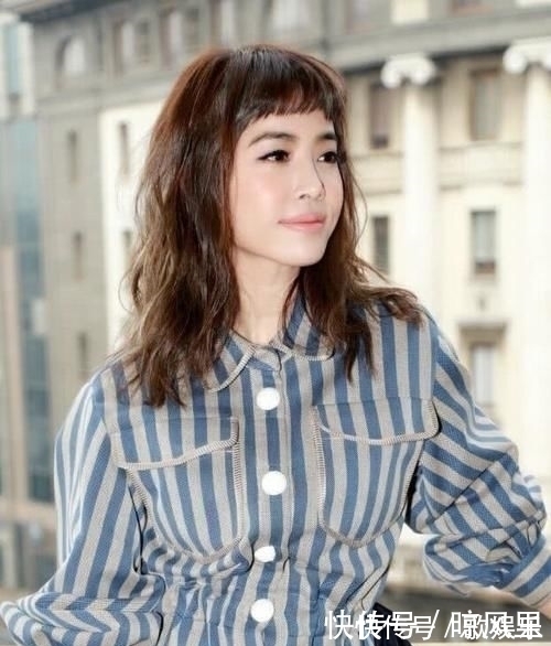 减龄 奔三奔四的女人，最好少留这3种显老发型，多尝试另外3种减龄款