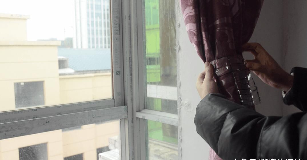实用|才知道窗帘旁放个塑料瓶的好处, 真是太实用了, 家家户户都用得到