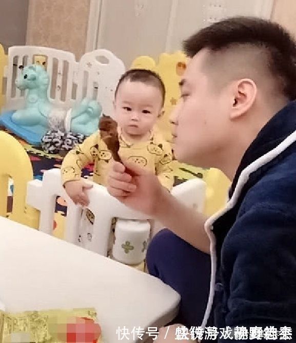 馋嘴|“馋嘴奶爸”带娃火了,看到奶爸得意的模样,宝宝:记仇第一天