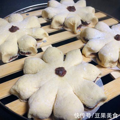 简单省事懒人菜桂花豆沙玉米包，一次就上瘾